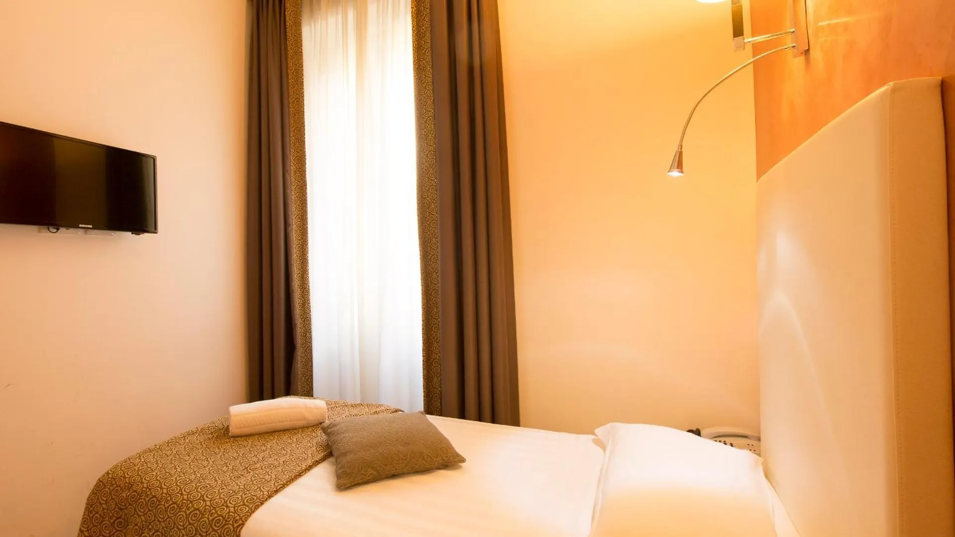 Floris Hotel Rom 3*,